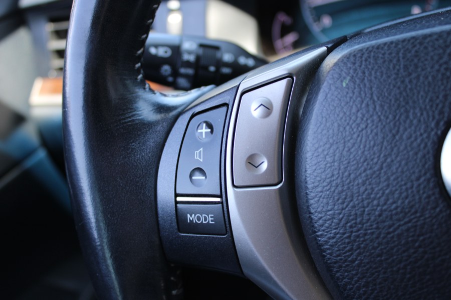 2013 Lexus ES 350 photo
