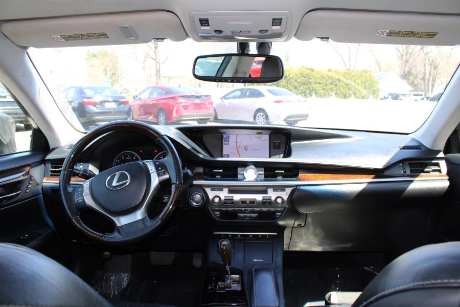 2013 Lexus ES 350 photo