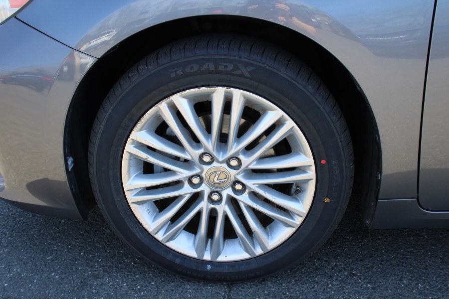 2013 Lexus ES 350 photo