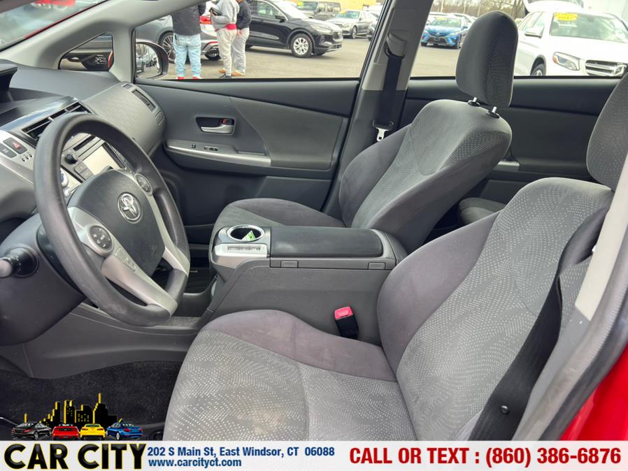 2013 Toyota Prius v Two photo