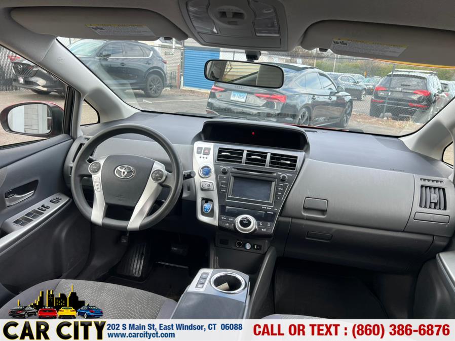 2013 Toyota Prius v Two photo