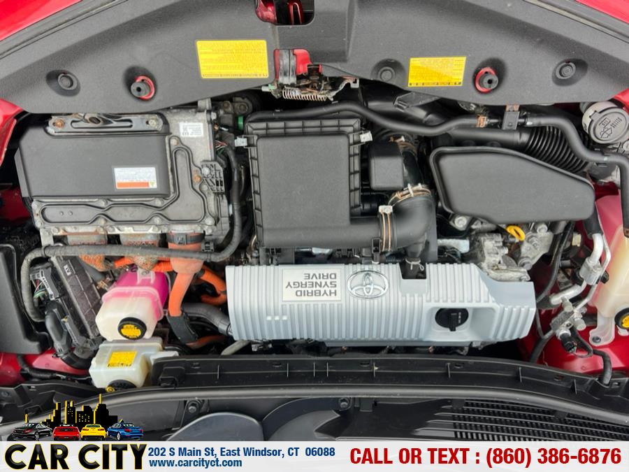 2013 Toyota Prius v Two photo