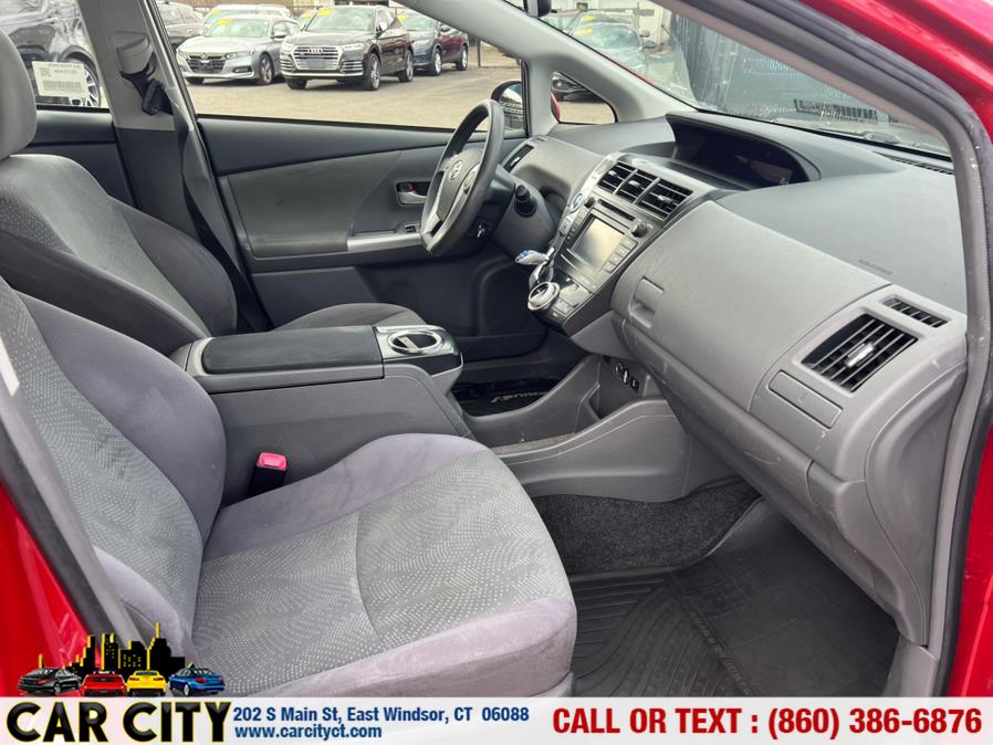 2013 Toyota Prius v Two photo