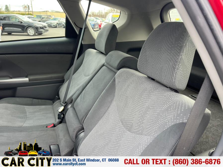 2013 Toyota Prius v Two photo