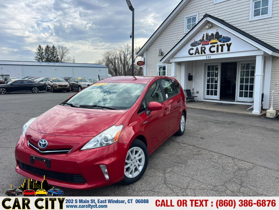 2013 Toyota Prius v Two photo