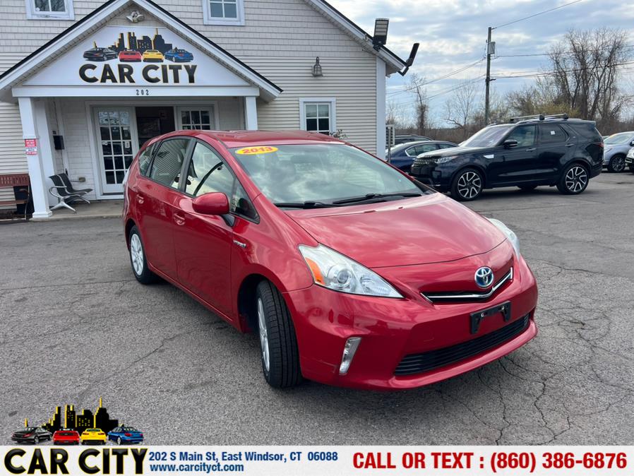 2013 Toyota Prius v Two photo