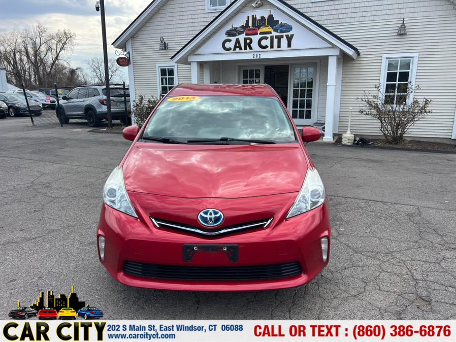 2013 Toyota Prius v Two photo
