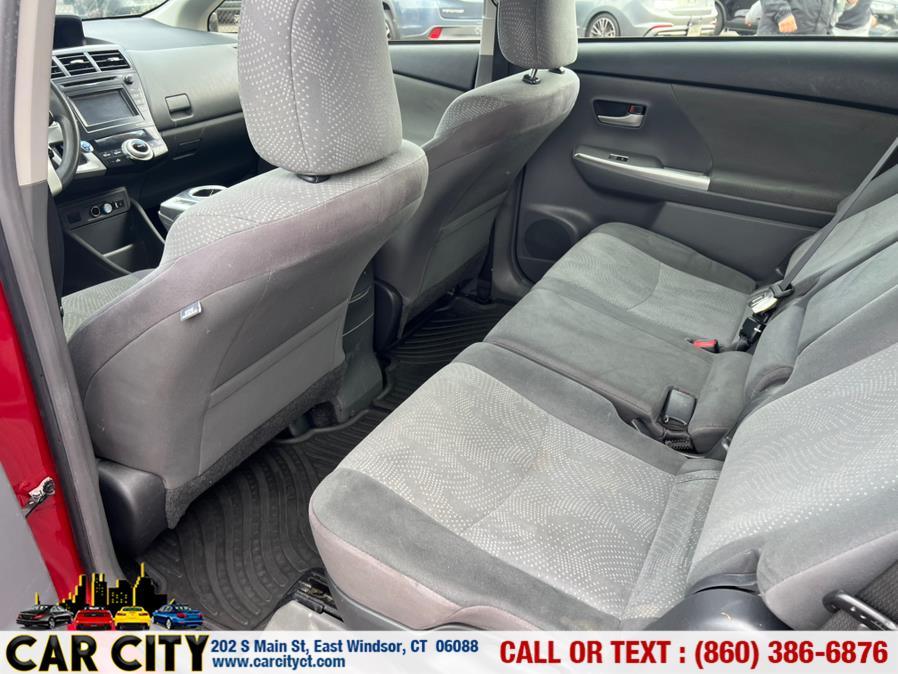 2013 Toyota Prius v Two photo