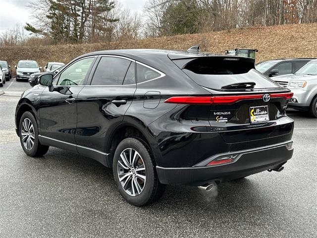 2021 Toyota Venza LE photo