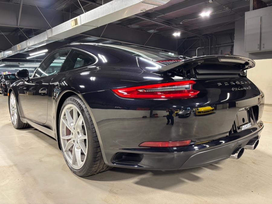 2017 Porsche 911 Carrera S Coupe photo