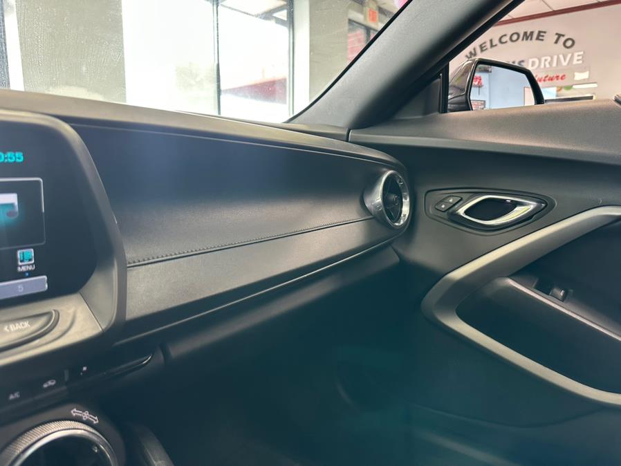 2017 Chevrolet Camaro 2dr Conv 1SS photo