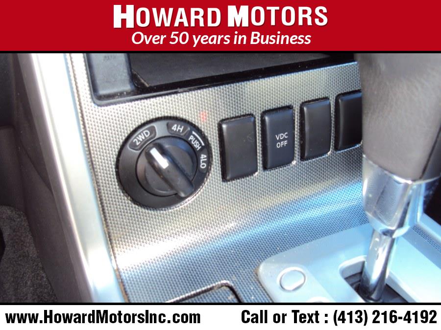 2010 Nissan Pathfinder S photo