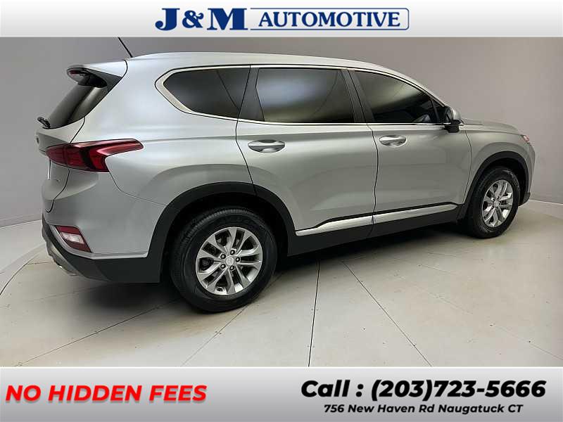 2020 Hyundai Santa Fe SE photo
