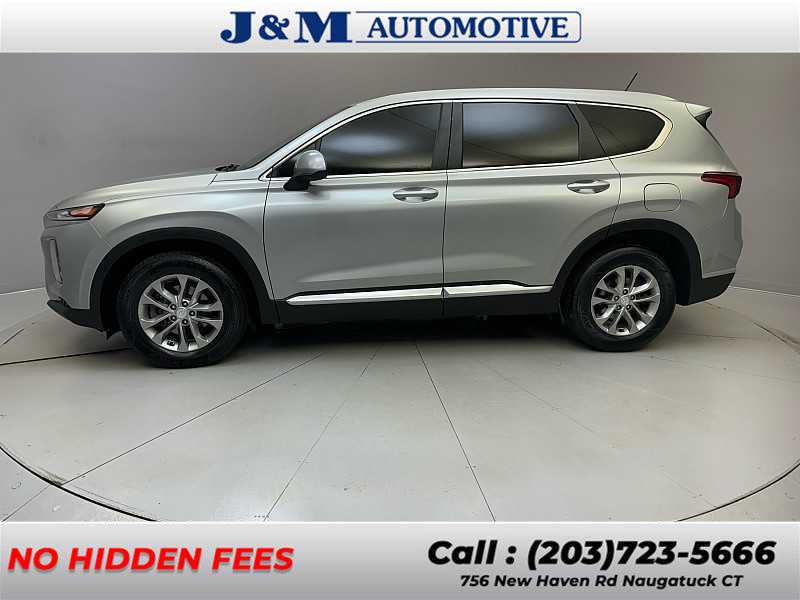 2020 Hyundai Santa Fe SE photo