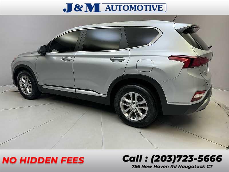 2020 Hyundai Santa Fe SE photo