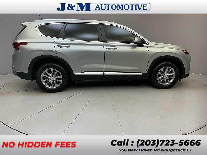 2020 Hyundai Santa Fe SE photo