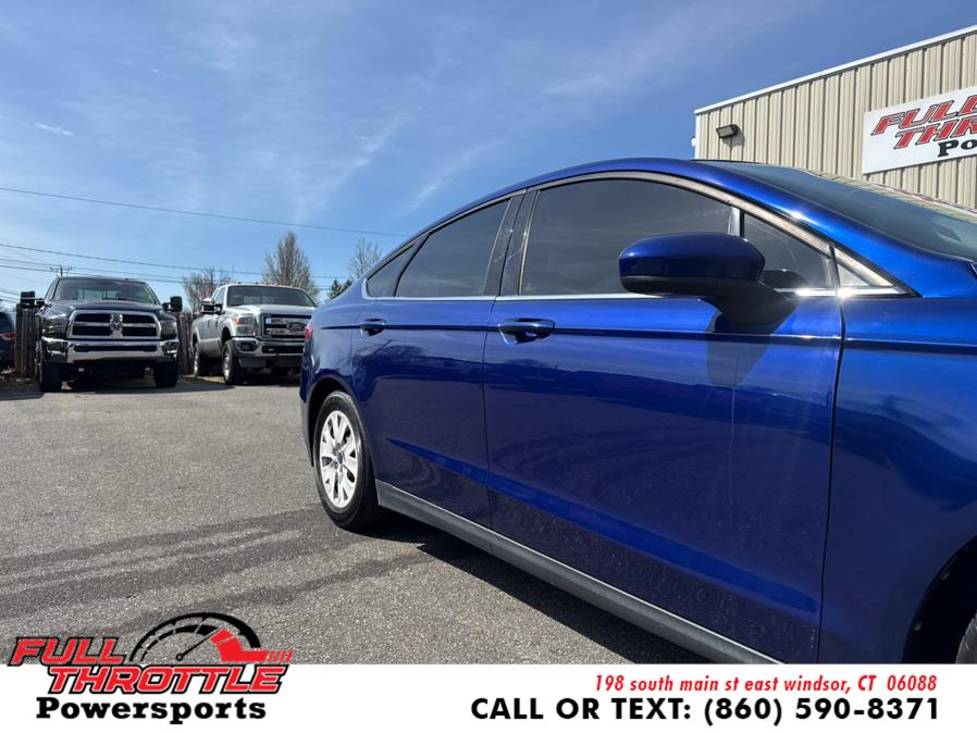 2013 Ford Fusion S photo