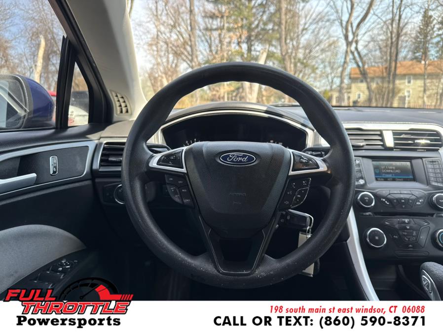 2013 Ford Fusion S photo