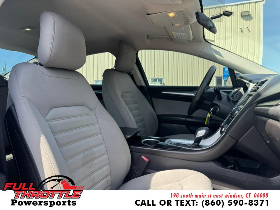 2013 Ford Fusion S photo