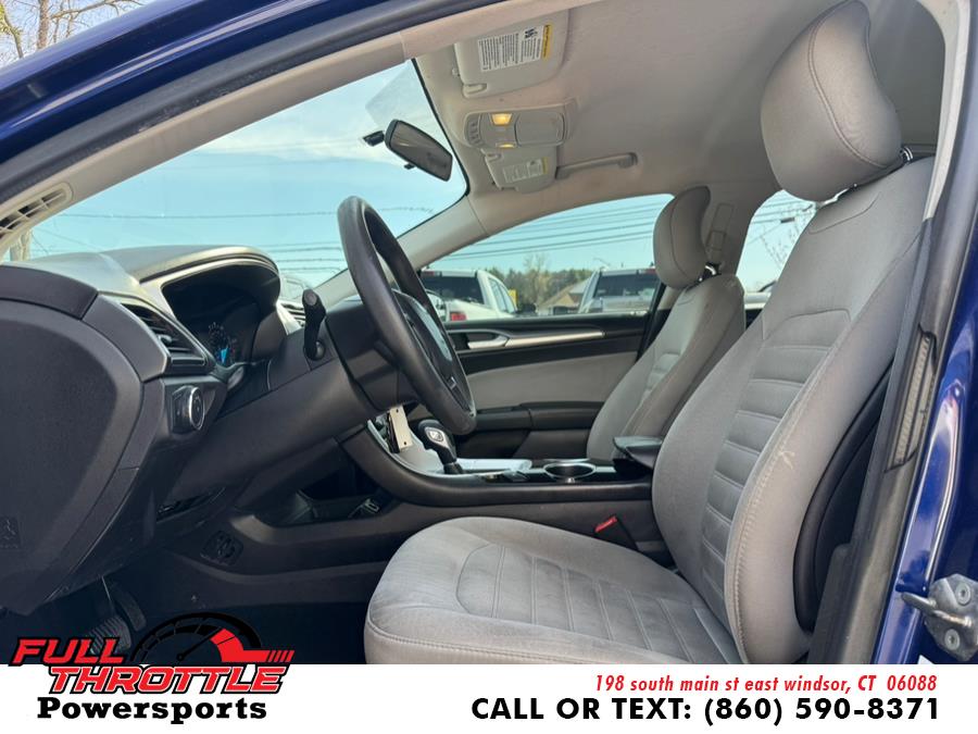 2013 Ford Fusion S photo