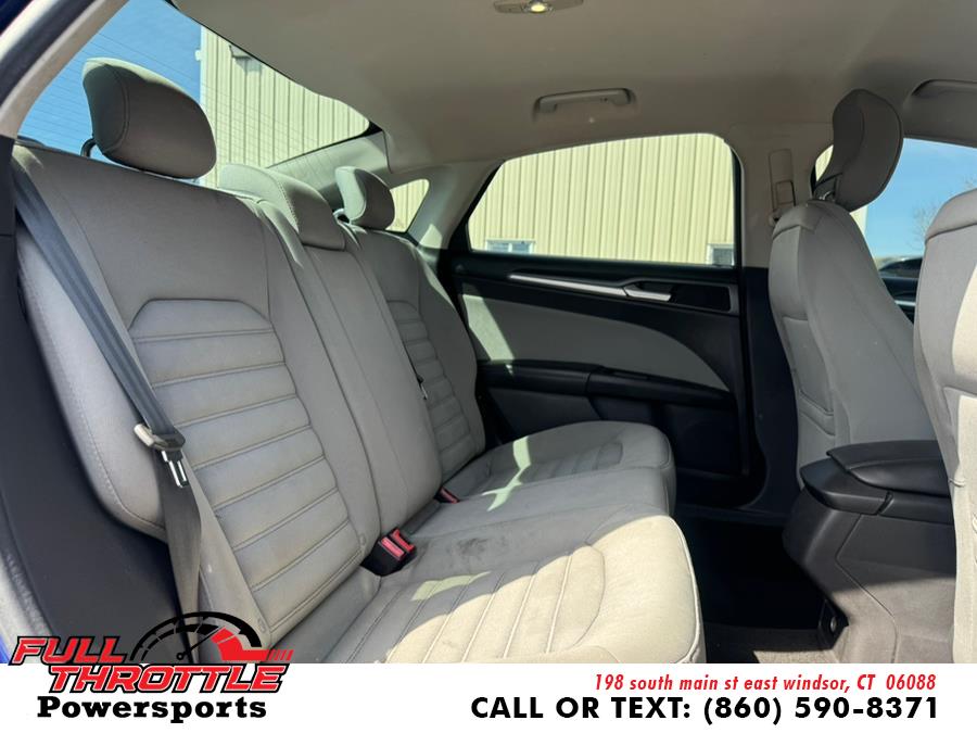 2013 Ford Fusion S photo