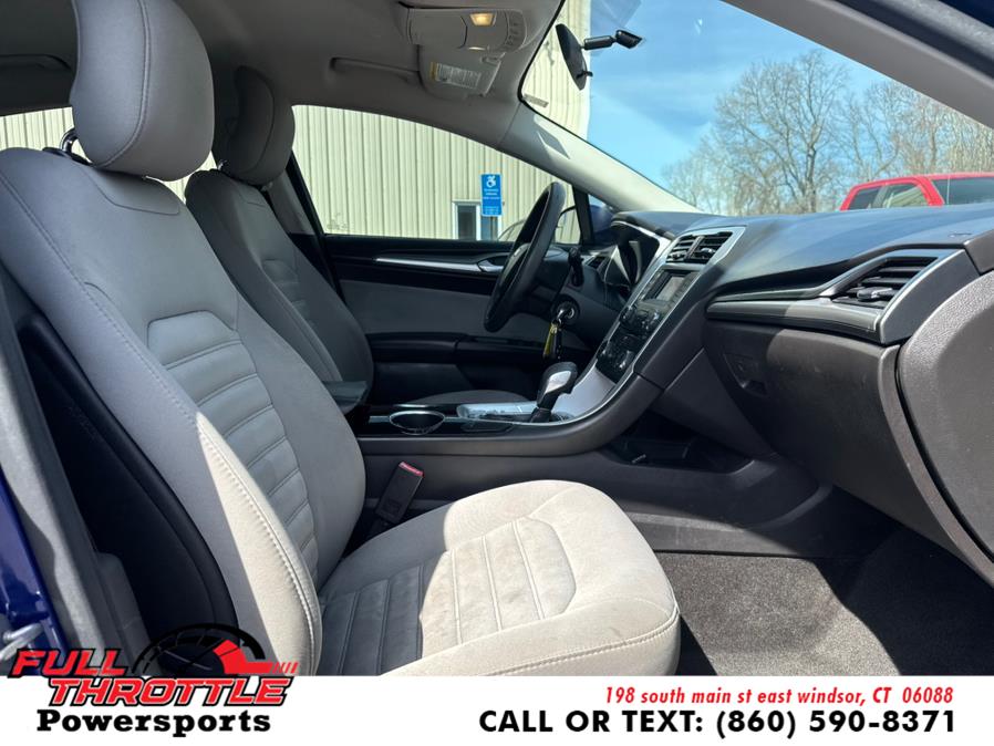 2013 Ford Fusion S photo