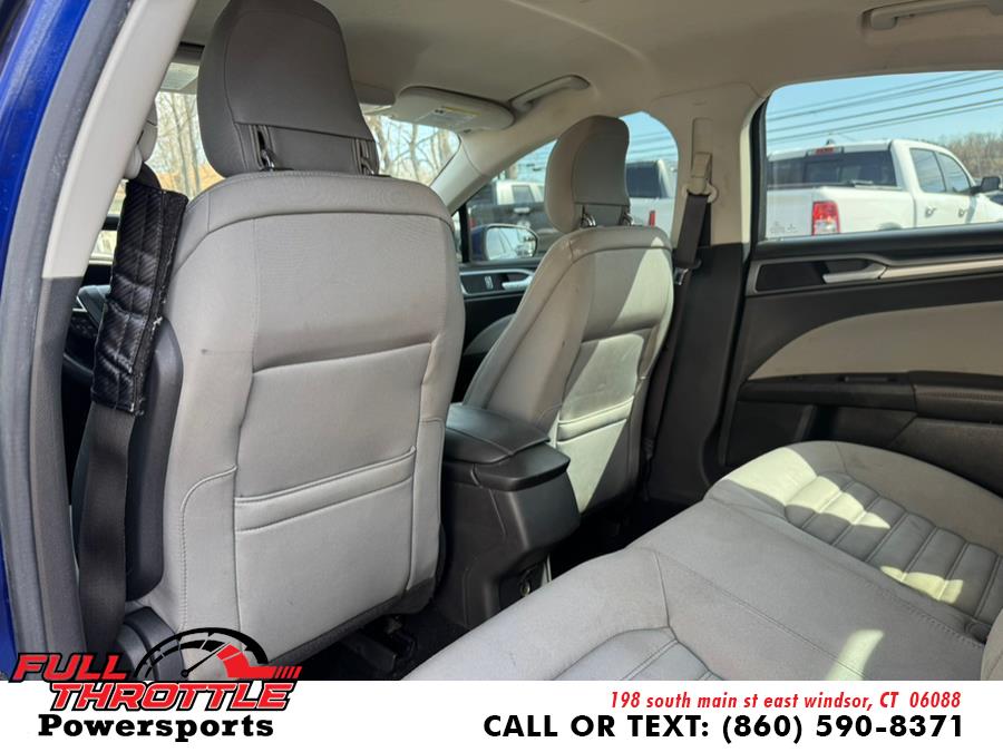 2013 Ford Fusion S photo