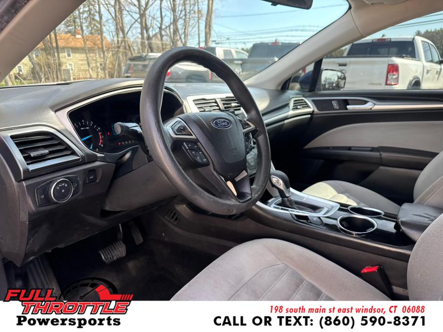 2013 Ford Fusion S photo