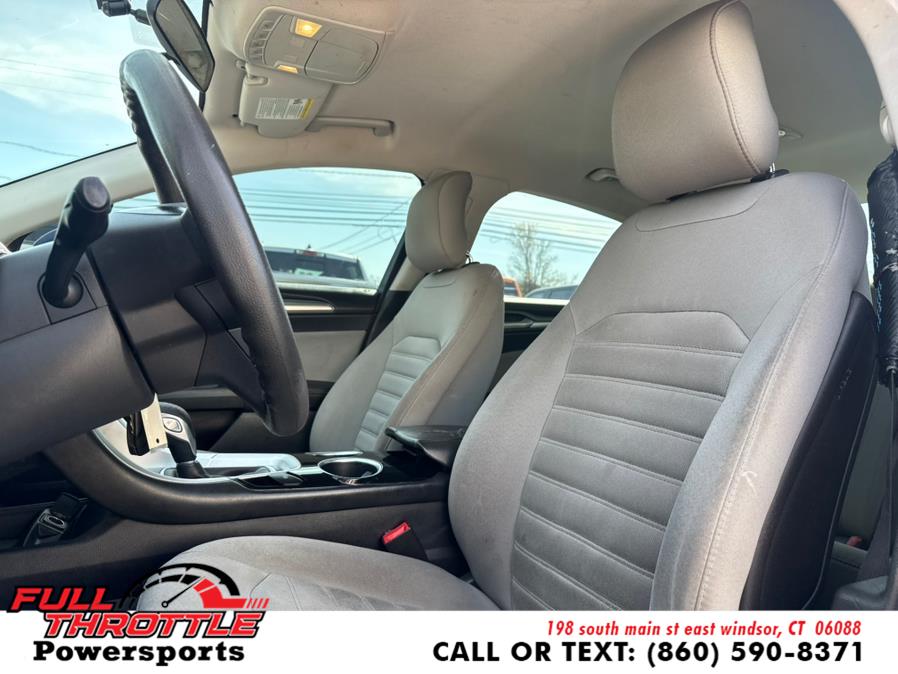 2013 Ford Fusion S photo