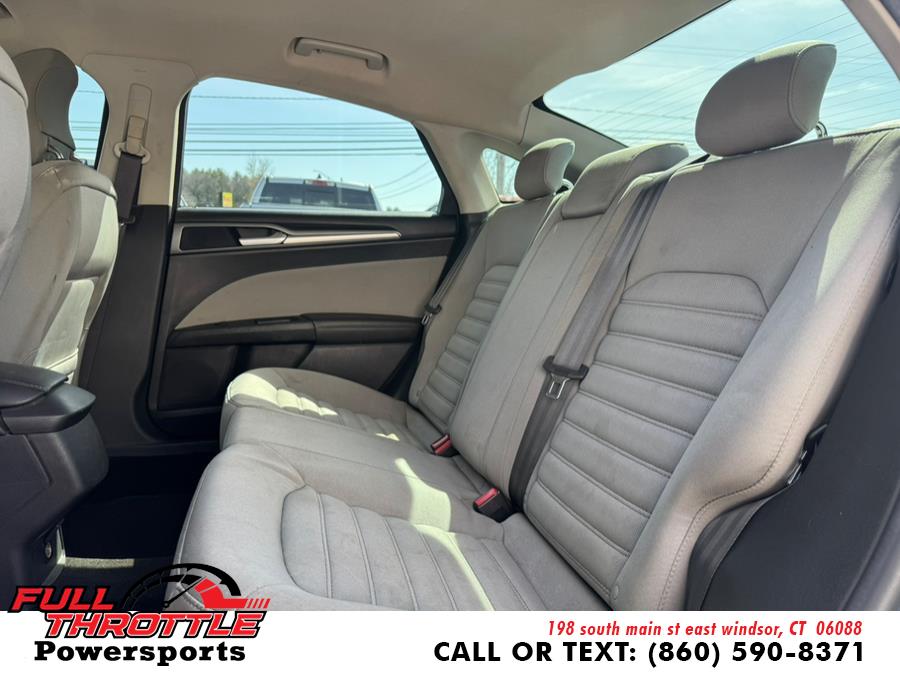 2013 Ford Fusion S photo