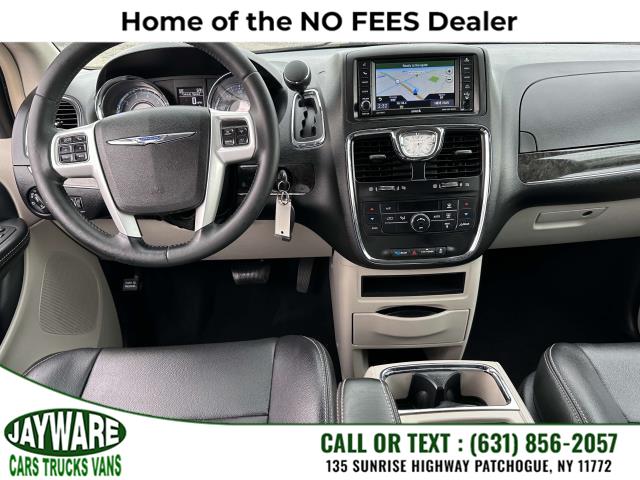 2014 Chrysler Town & Country Touring photo