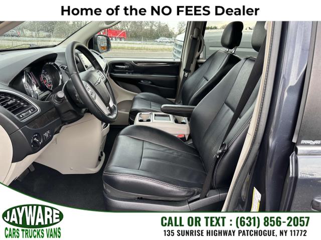 2014 Chrysler Town & Country Touring photo