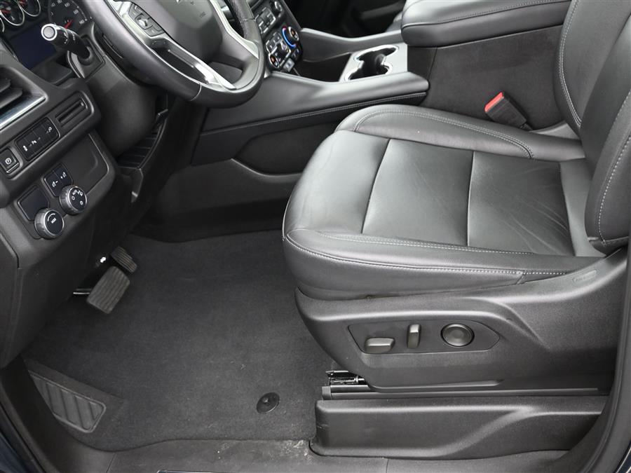 2021 Chevrolet Suburban LT photo