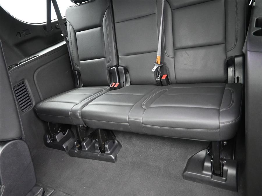 2021 Chevrolet Suburban LT photo