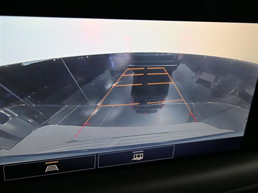 2021 Chevrolet Suburban LT photo