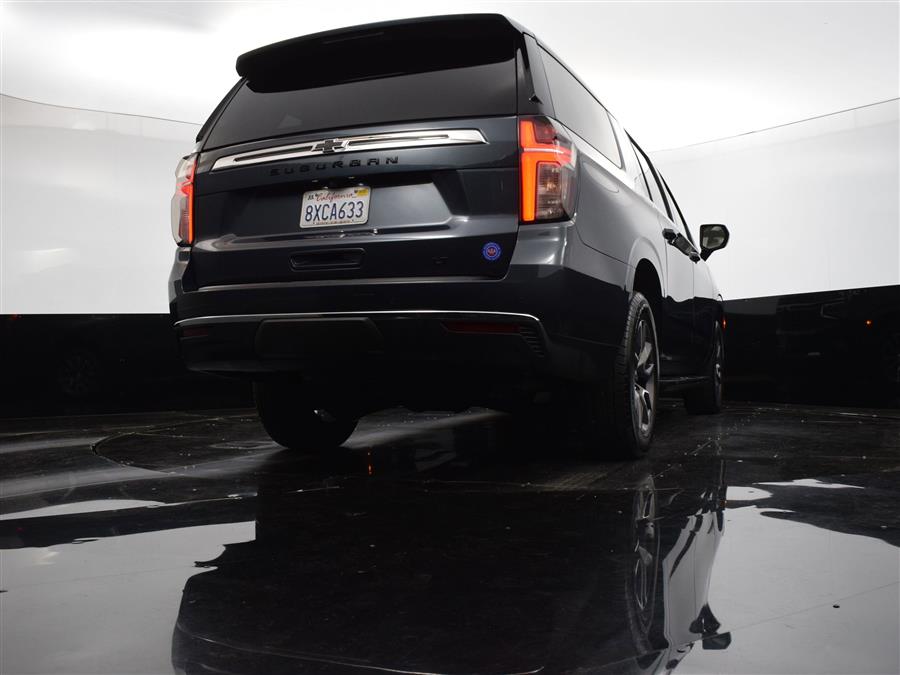 2021 Chevrolet Suburban LT photo