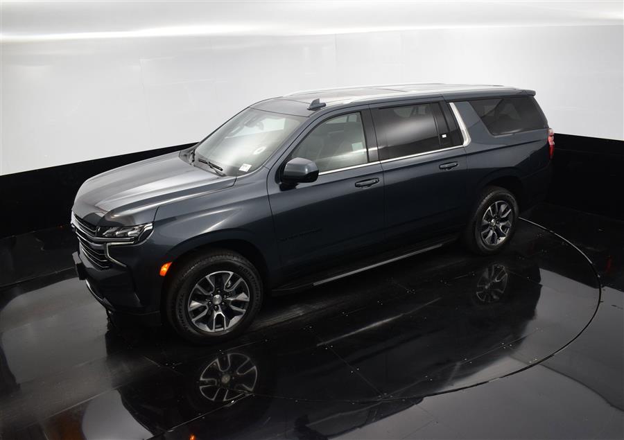 2021 Chevrolet Suburban LT photo