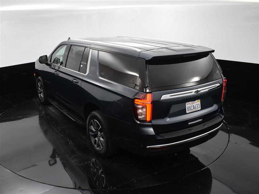 2021 Chevrolet Suburban LT photo
