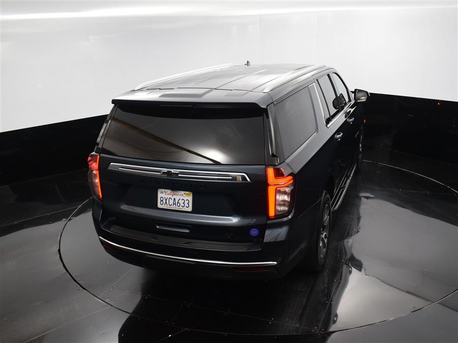 2021 Chevrolet Suburban LT photo