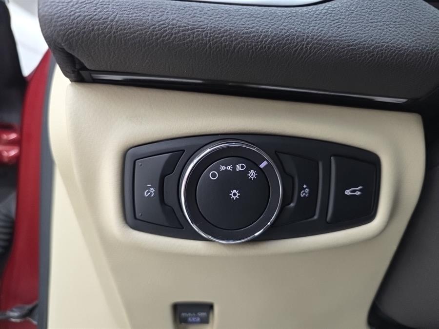 2015 Lincoln MKZ 4dr Sdn FWD photo