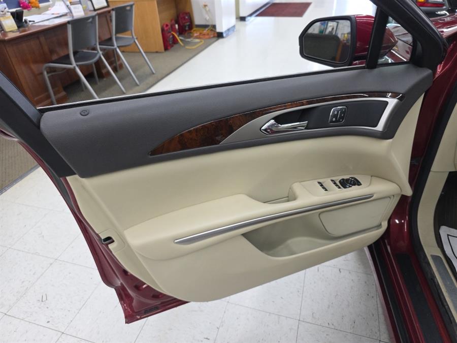 2015 Lincoln MKZ 4dr Sdn FWD photo