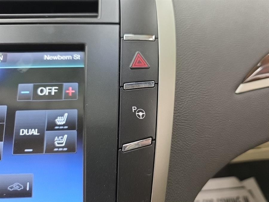 2015 Lincoln MKZ 4dr Sdn FWD photo