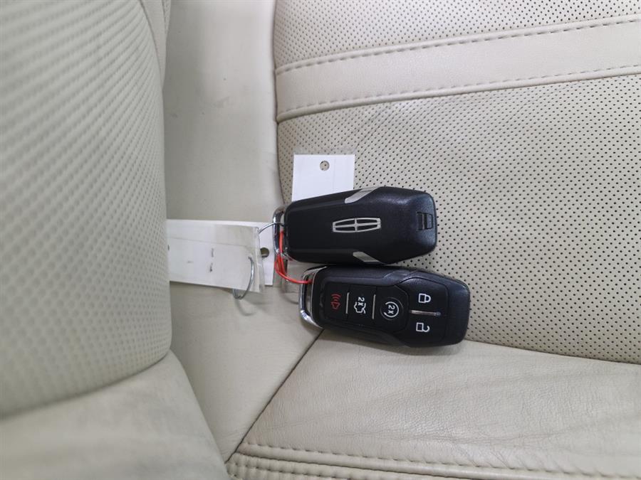 2015 Lincoln MKZ 4dr Sdn FWD photo