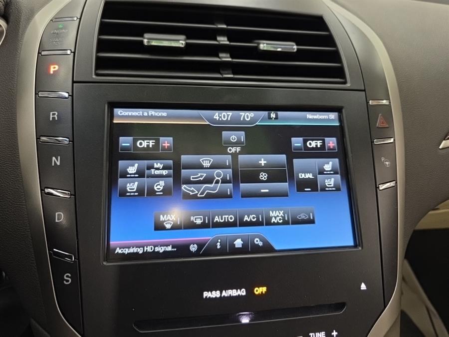 2015 Lincoln MKZ 4dr Sdn FWD photo