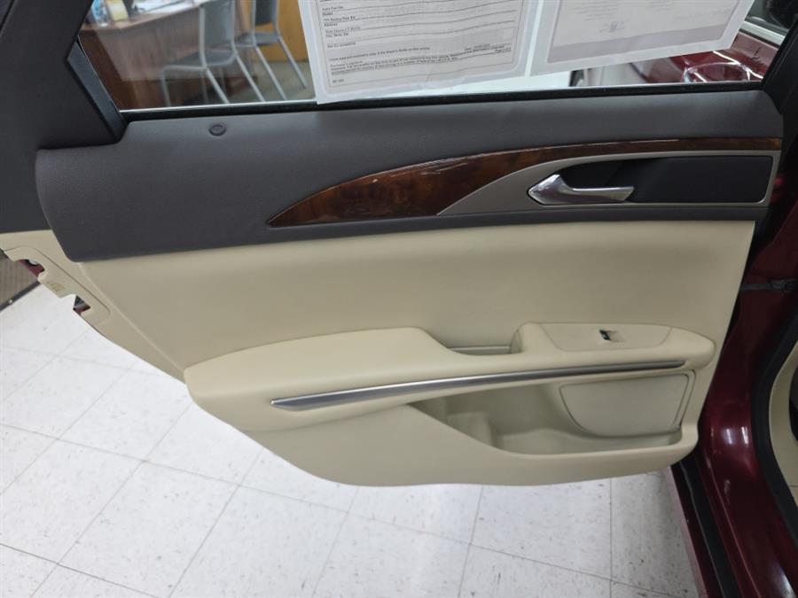 2015 Lincoln MKZ 4dr Sdn FWD photo