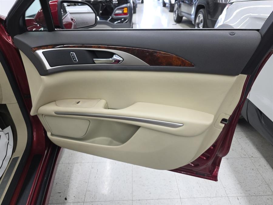 2015 Lincoln MKZ 4dr Sdn FWD photo