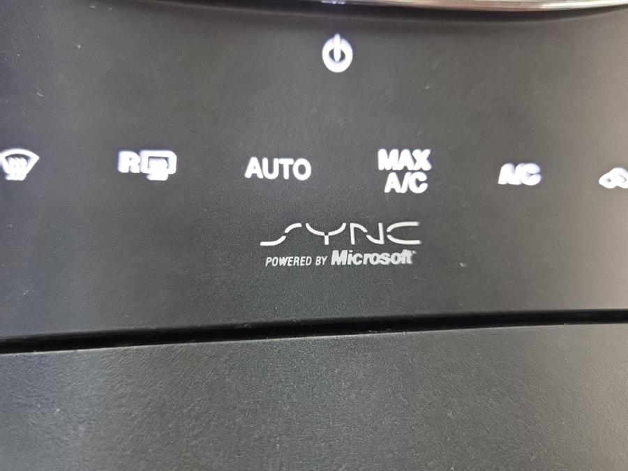 2015 Lincoln MKZ 4dr Sdn FWD photo