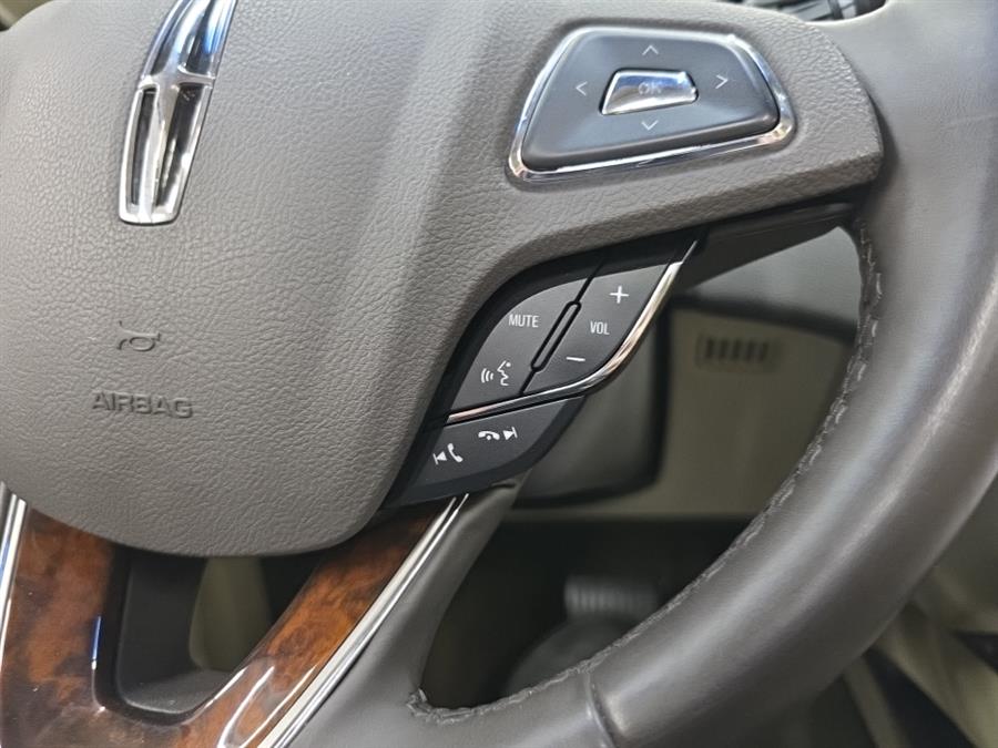2015 Lincoln MKZ 4dr Sdn FWD photo