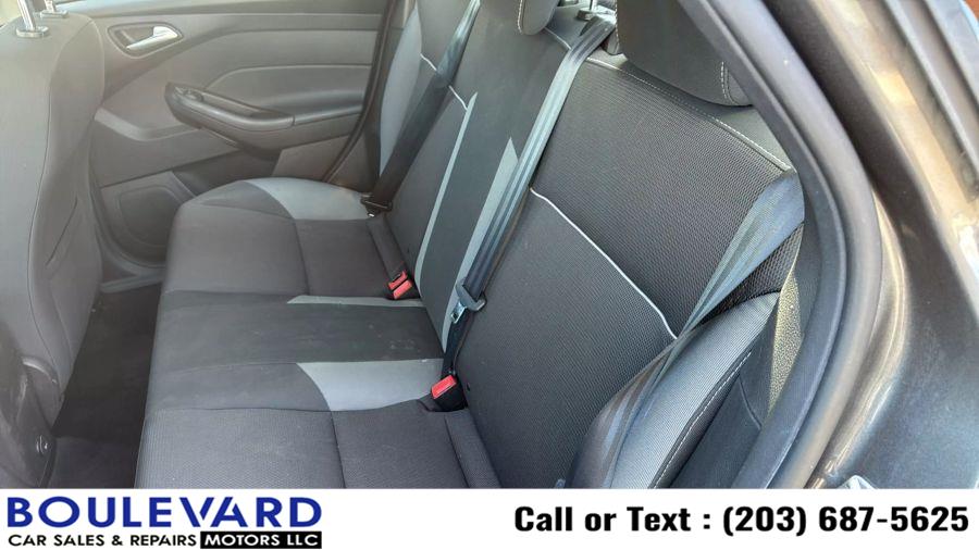 2012 Ford Focus SE photo