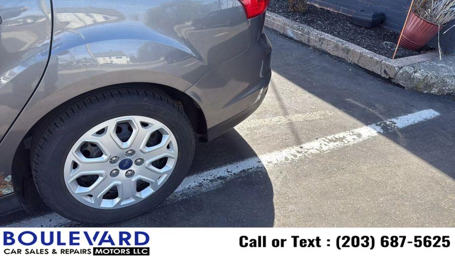 2012 Ford Focus SE photo